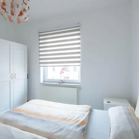 Zentral Gelegene Apartment *