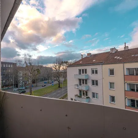 Zentral Gelegene Apartment *